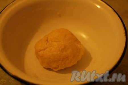 Вымесить тесто.