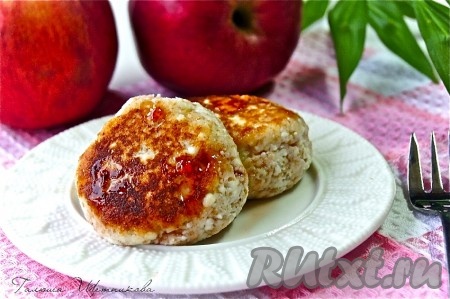 Сырники, приготовленные с отрубями вместо муки, получаются вкусными, полезными и аппетитными, они отлично разнообразят меню!