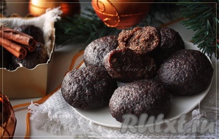 Шоколадные пряники, приготовленные на пару, можно подавать к столу.
