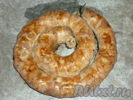 Выпекать в разогретой до 180 градусов духовке 10-15 минут до красивого золотистого цвета.&nbsp;
