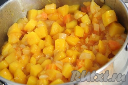 Кусочки тыквы станут мягкими.