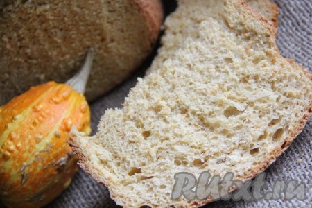 Вот такой красивый, вкусный,&nbsp;с тонкой корочкой получается в разрезе тыквенно-ржаной хлеб. Такой хлебушек станет прекрасным дополнением к различным блюдам!
