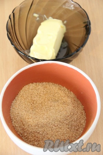 Хорошо перемешать сахар с корицей. Масло предварительно размягчить.