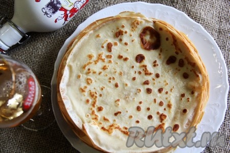 Вот такую румяную горку аппетитных, тонких блинов, замешанных на пиве, я испекла.