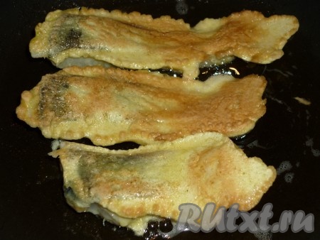 Огонь не должен быть очень сильным, рыба должна прожариться и внутри, и снаружи, приобрести красивый золотистый цвет.&nbsp;
