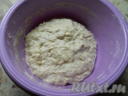 В итоге тесто будет жидковатым и вязким.
