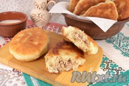 Попробуйте, пирожки с мясом, жареные на сковороде, - отличные!