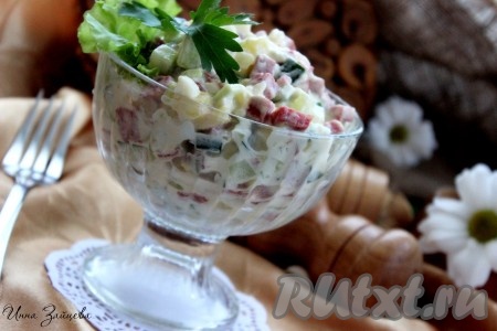 Салат с копченой колбасой и свежим огурцом