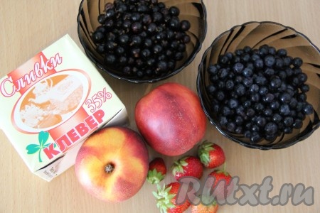 Подготовить продукты для приготовления десерта из взбитых сливок. Сливки хорошо охладить. Ягоды и фрукты вымыть и обсушить.&nbsp;
