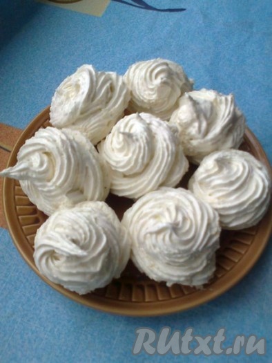 Наш вкусный и полезный зефир готов! Вот так выглядит зефир только из яблочного пюре.
