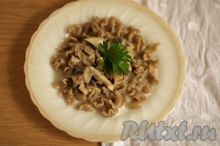 Паста с грибами в сливочном соусе