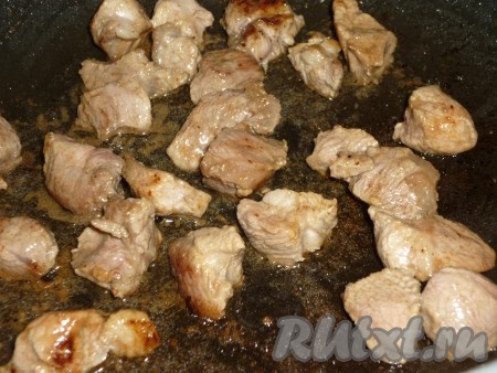 Огонь должен быть больше среднего, чтобы мясо покрылось красивой золотистой корочкой.&nbsp;
