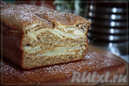 Вкусный, полезный яблочный пирог готов. Приятного аппетита!
