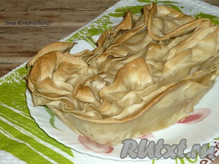 Готовый сырный пирог "Сабурани" достать из формы, немного остудить и можно подавать к столу.&nbsp;