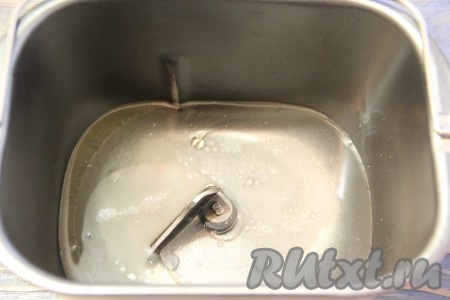  Затем добавить сахар.