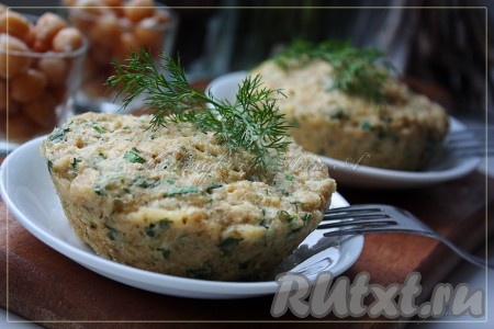 Поставить сырно-нутовый кекс в микроволновку на 3-4 минуты при полной мощности. Я делала 2 кексика. 
