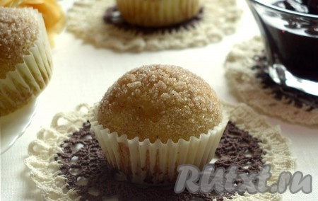 Остужаем в формочках. Подавать можно в теплом и холодном виде. С вареньем к чаю или кофе для душевной беседы или семейного праздника - очень вкусно и празднично!