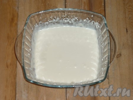 Перебить смесь творога и сгущенки блендером до однородной массы.
