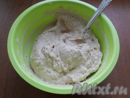 Тщательно перемешать паштет ложкой. Паштет получится однородным, кремообразным.