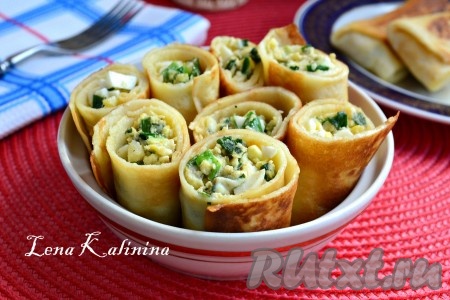 Блины с яйцом и луком