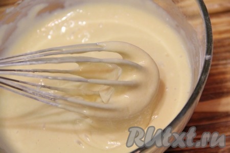  Тесто получится не густым, напоминающим тесто для оладий.